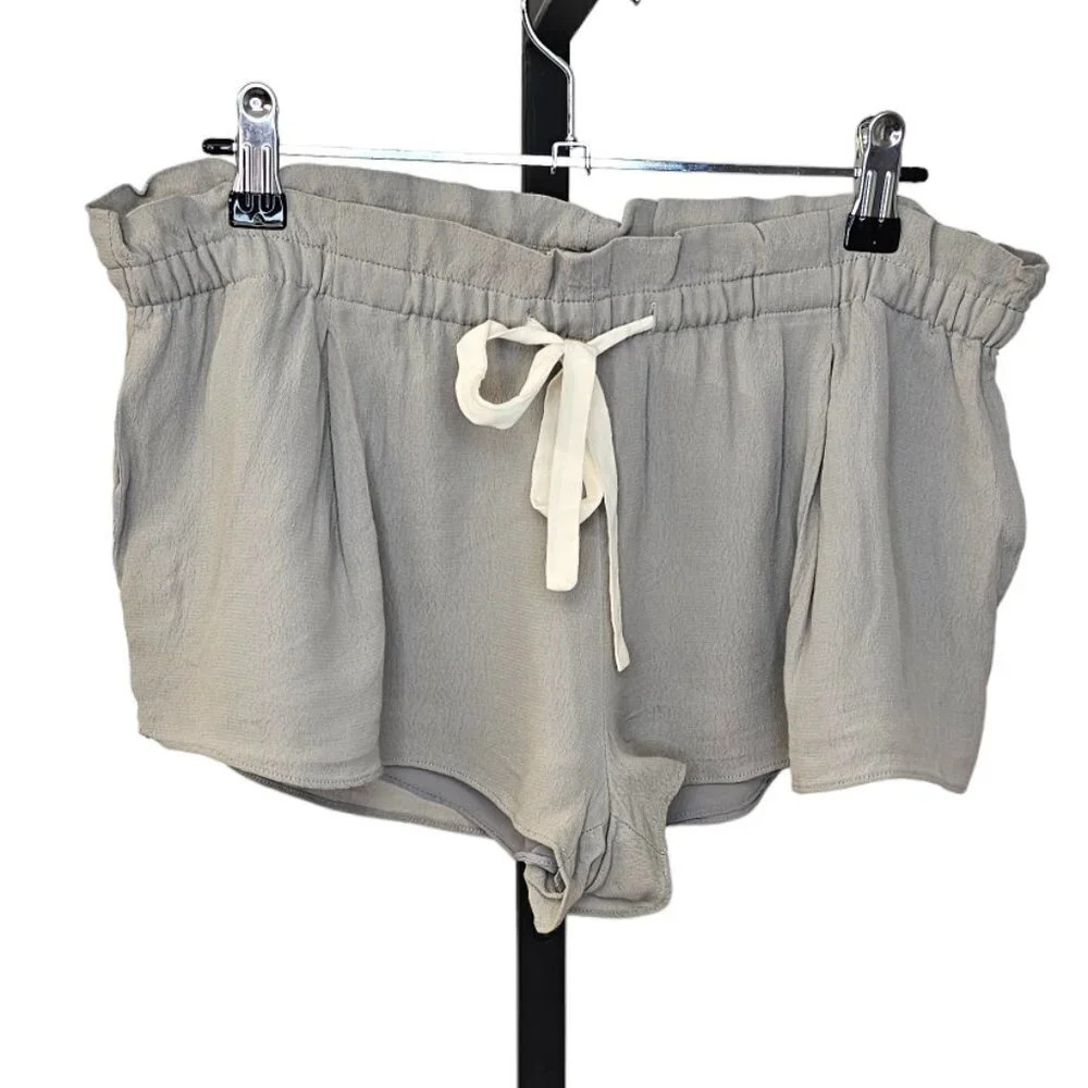 Aritzia Wilfred Montrouge Shorts Flowy Crepe Size Small - Picture 1 of 7